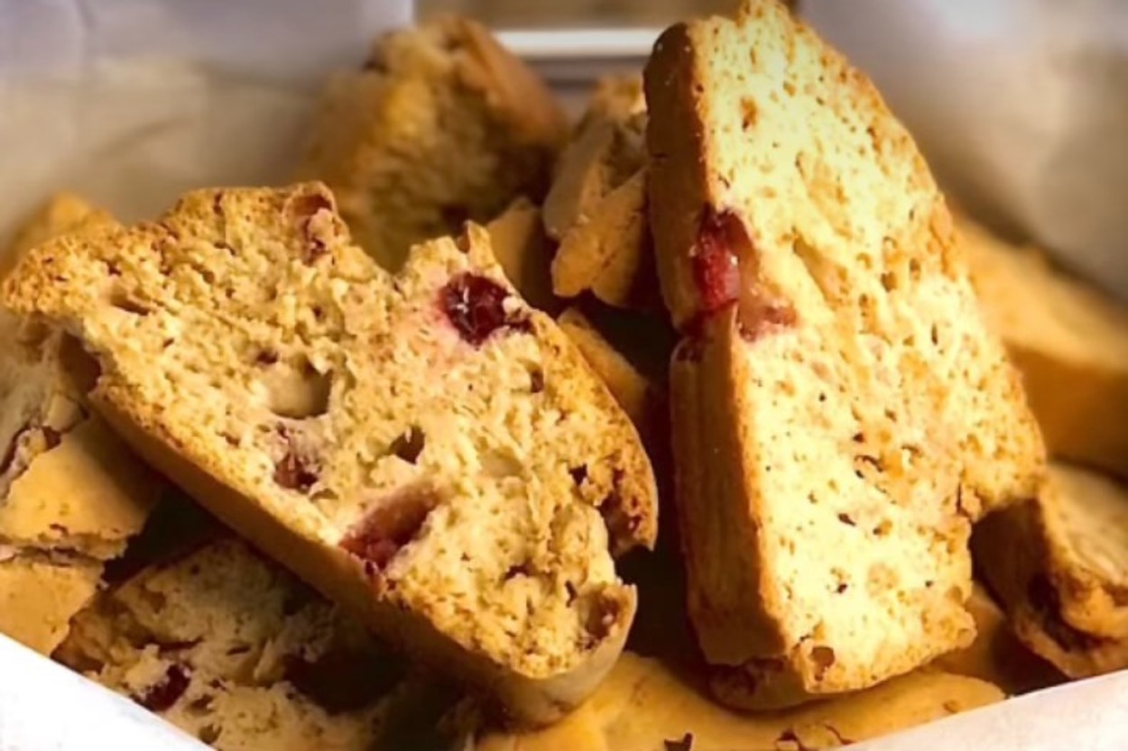 Gevrek Gevrek: Çilekli Bademli Biscotti
