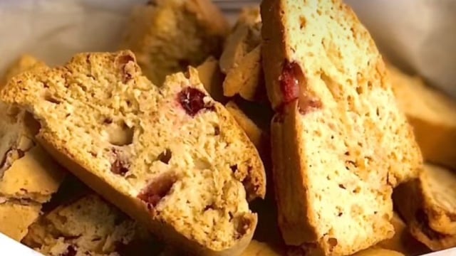 Gevrek Gevrek: Çilekli Bademli Biscotti