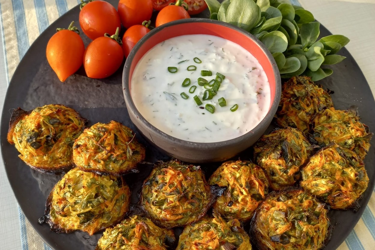 Yoğurt Dip Sos Eşliğinde: Sağlıklı Fırın Mücver
