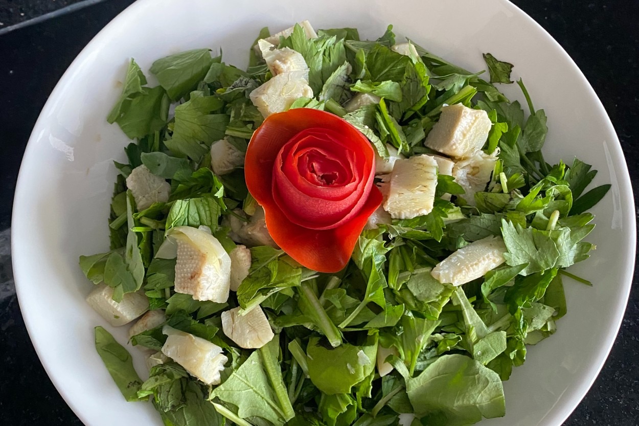 Sofrayı Tamamlar: Yeşil Enginar Salatası