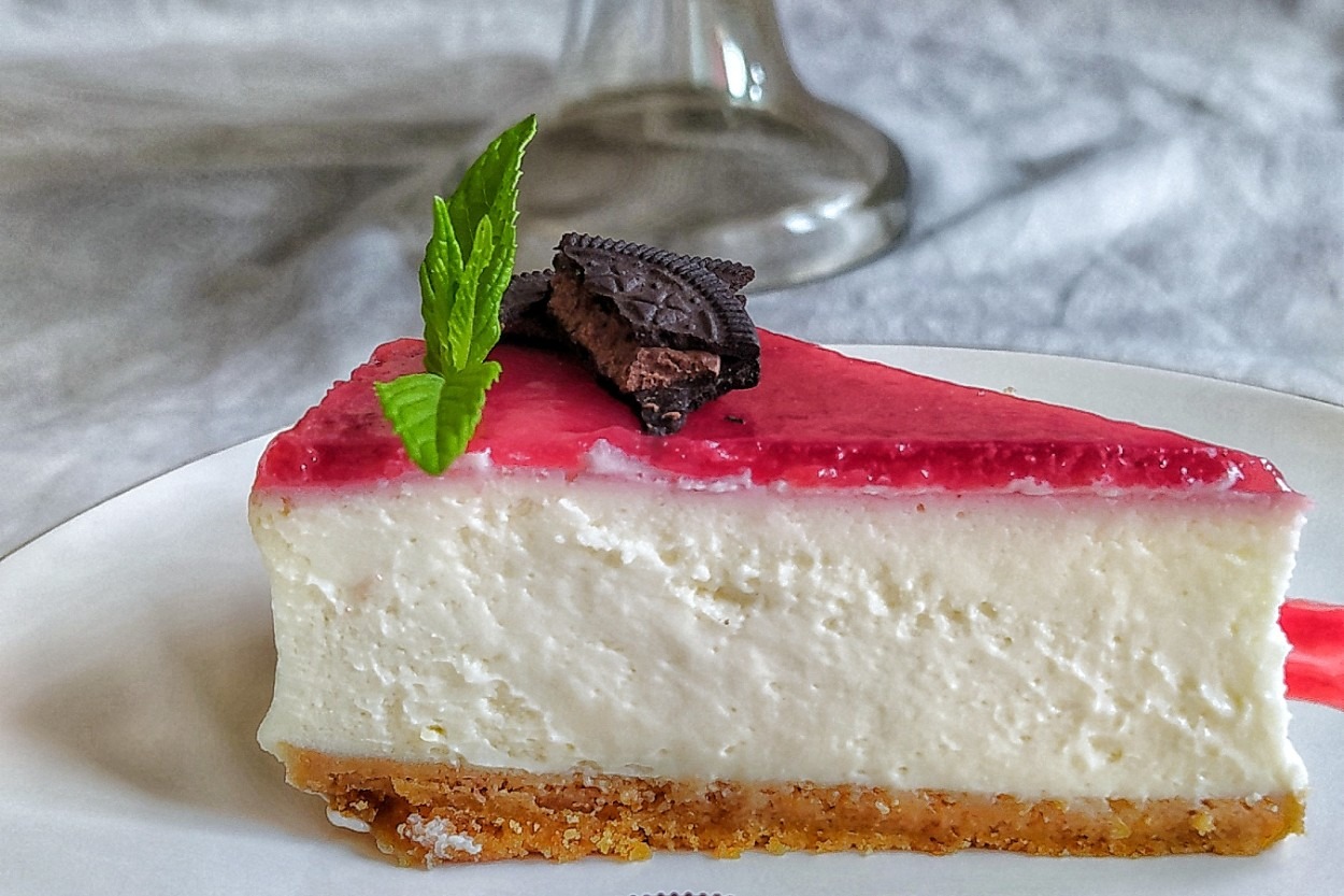 Lezzet Patlaması: Vişne Soslu Cheesecake
