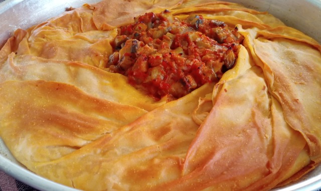 Ortası Yemek, Etrafı Börek: Kenarlı Pide