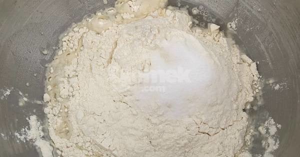 patatesli-ci-borek-yapim1