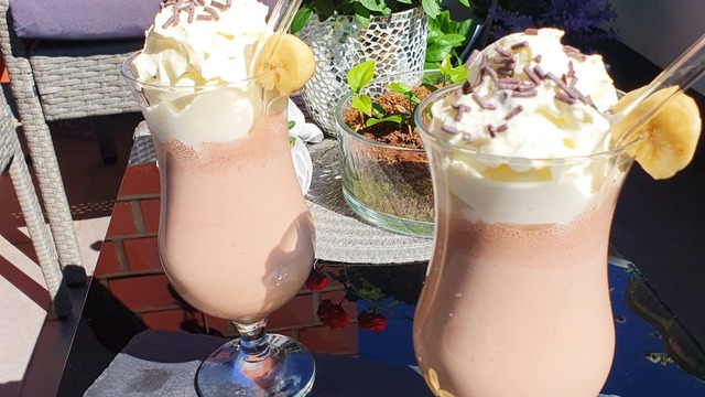 Miniklerin de Favorisi: Muzlu Çikolatalı Milkshake