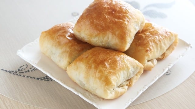 Hazır Yufkadan: Yeşil Mercimekli Börek