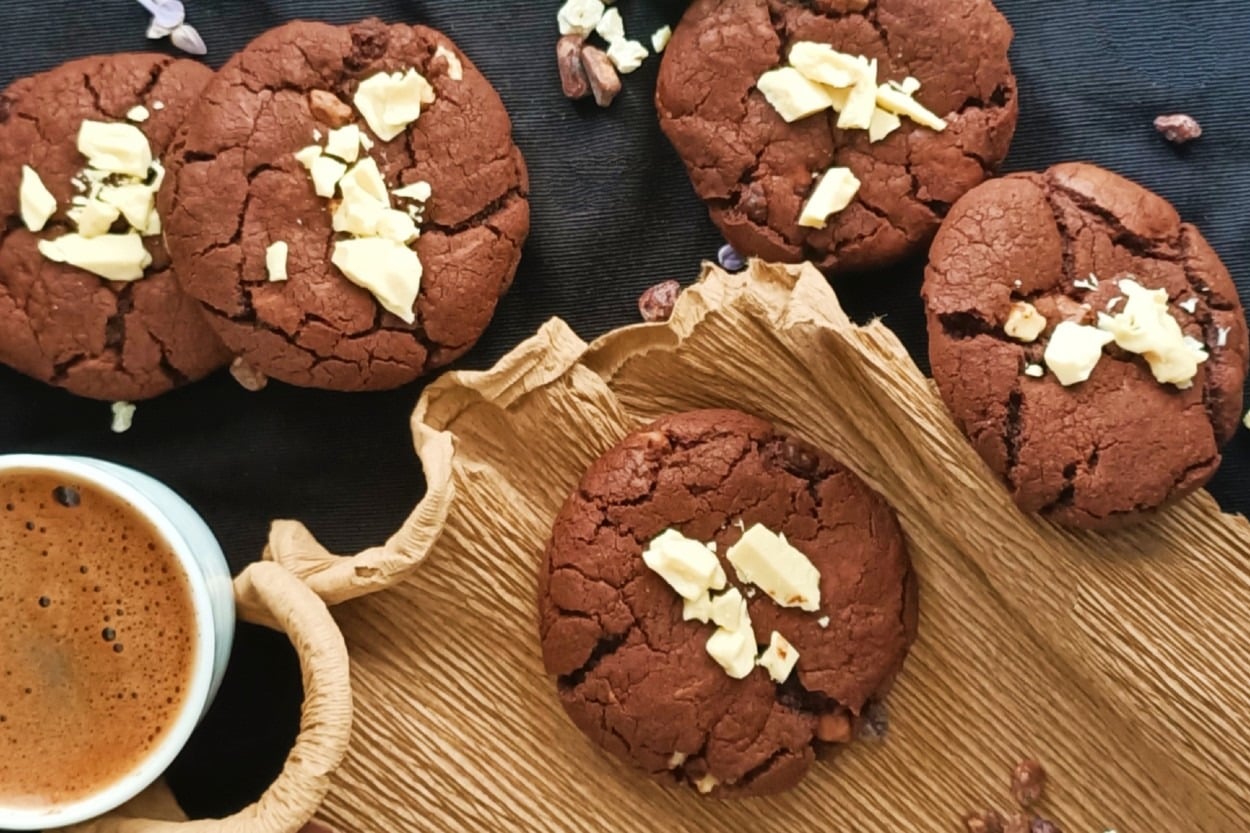 10 Dakikada Hazır: Bitter Çikolatalı Brownie Kurabiye