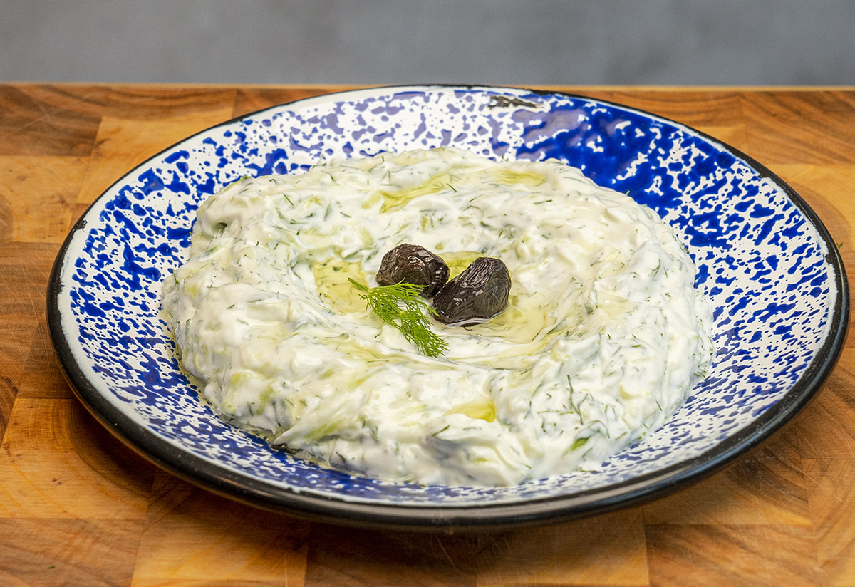 Komşudan Cacık Geliyor: Tzaziki Tarifi