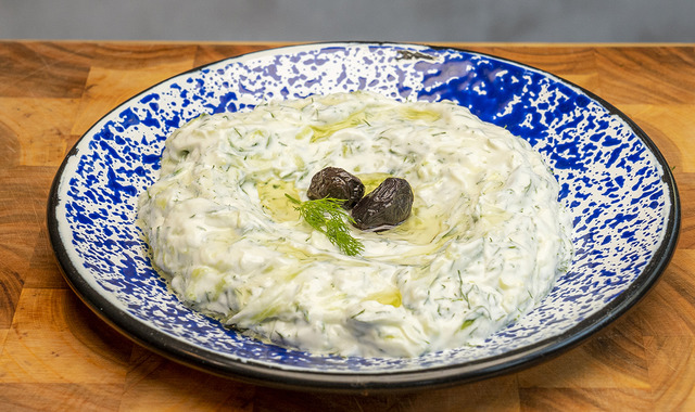 Komşudan Cacık Geliyor: Tzaziki