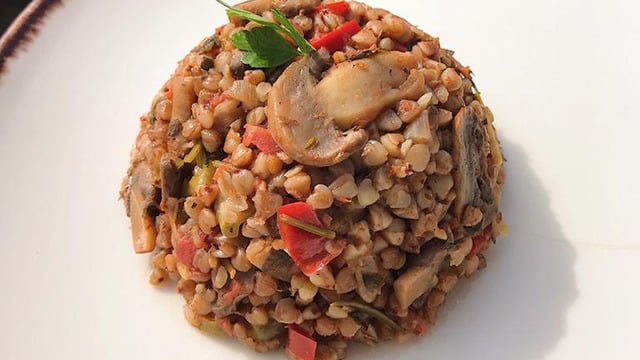Bol Sebzeli: Karabuğday Pilavı