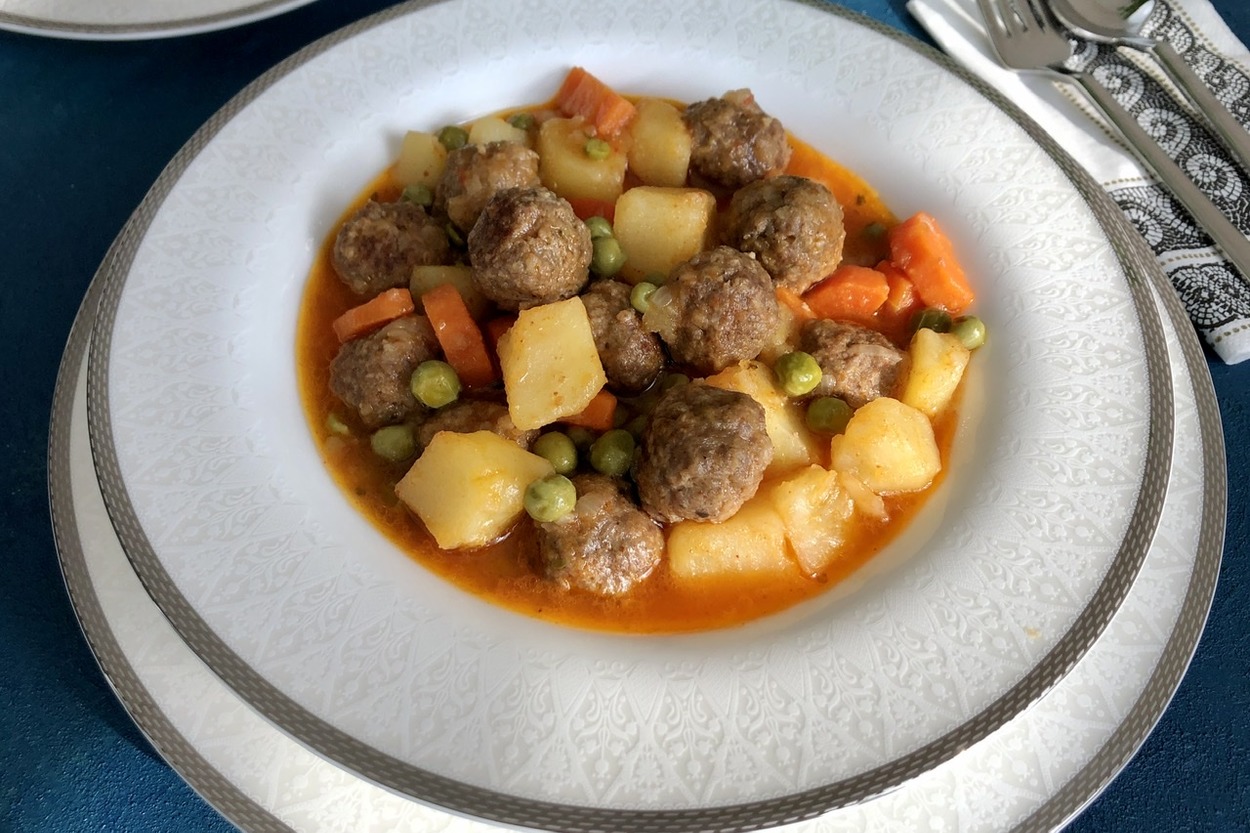 Ana Yemeklerin Güzeli: Köfteli Orman Kebabı