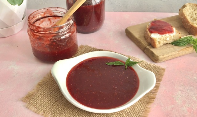 Ekmeklere Sürülsün: Çilek Marmelatı