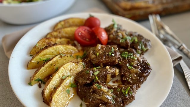 Lokum Gibi Olur: Fırında Etli Patates