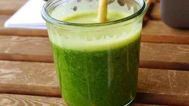 Hafifleyelim: Yeşil Detoks Smoothie
