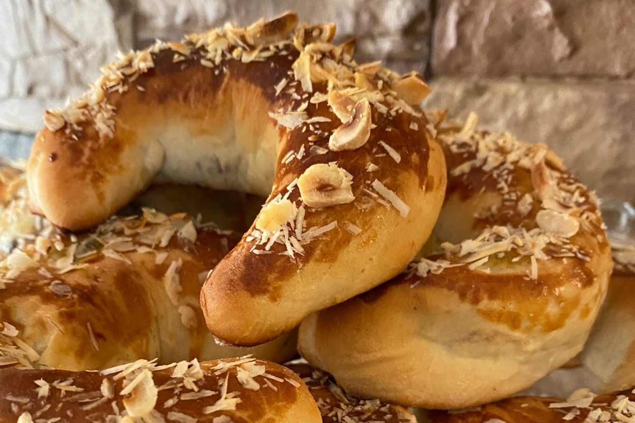 Pastane Klasiği: Portakal Şekerlemeli Ay Çöreği