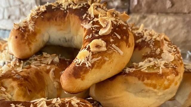 Pastane Klasiği: Portakal Şekerlemeli Ay Çöreği