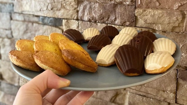 Üstelik Çikolata Kaplı: Madlen Kek