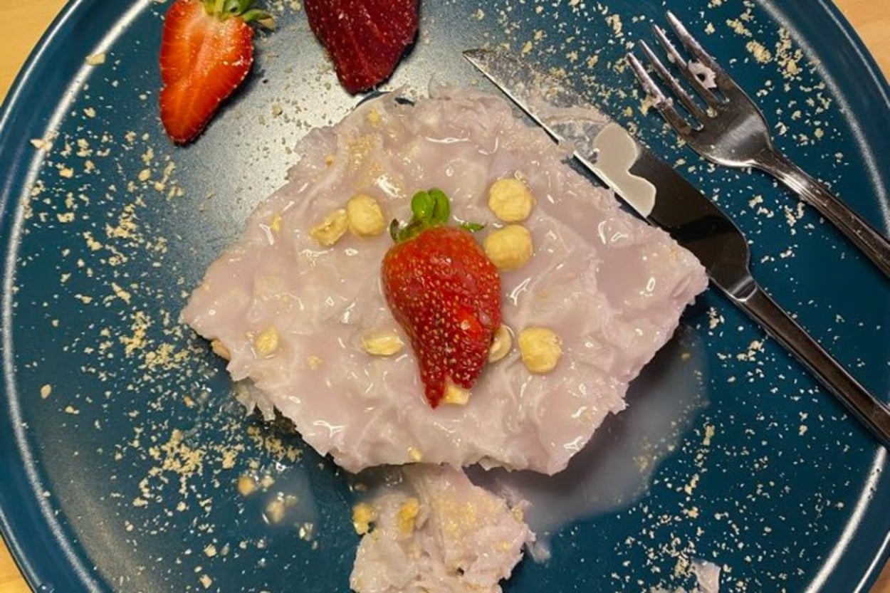 Pembe Rengiyle: Glutensiz Vegan Güllaç