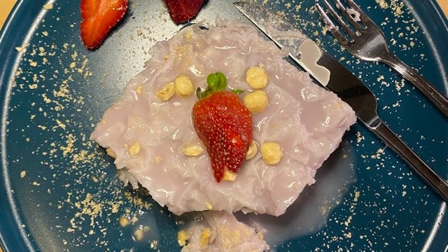 Pembe Rengiyle: Glutensiz Vegan Güllaç