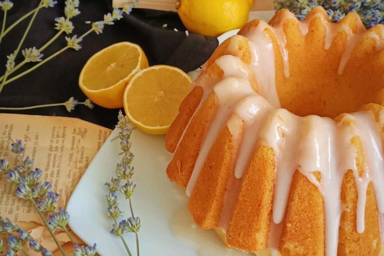 Ferahlık Ondan Sorulur: Limon Soslu Kek