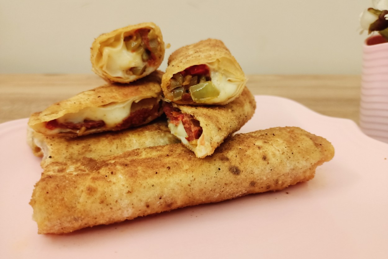 Her Öğüne Yakışır: Sucuklu Kaşarlı Çıtır Börek