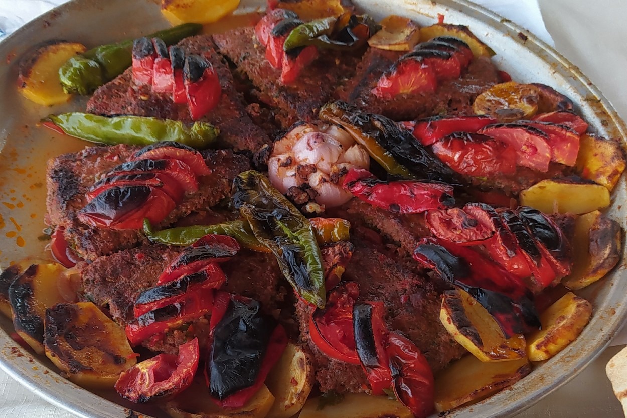 Hatay'dan Sofranıza: Tepsi Kebabı