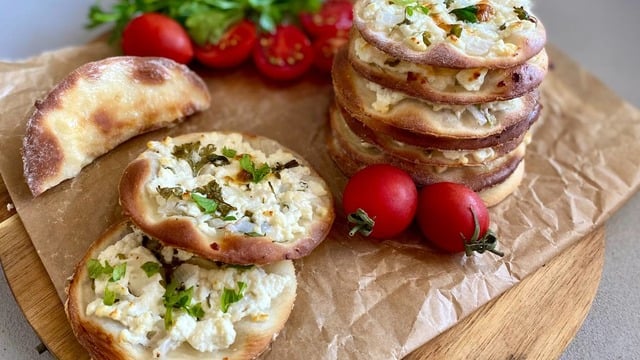 Etsiz de Olur: Peynirli Fındık Lahmacun