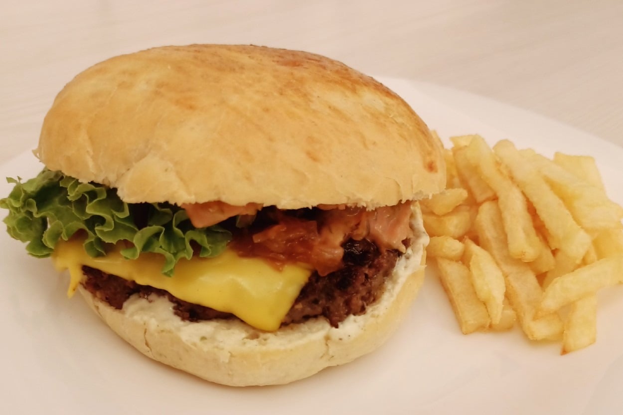 Böylesini Yemediniz: Ev Yapımı Hamburger