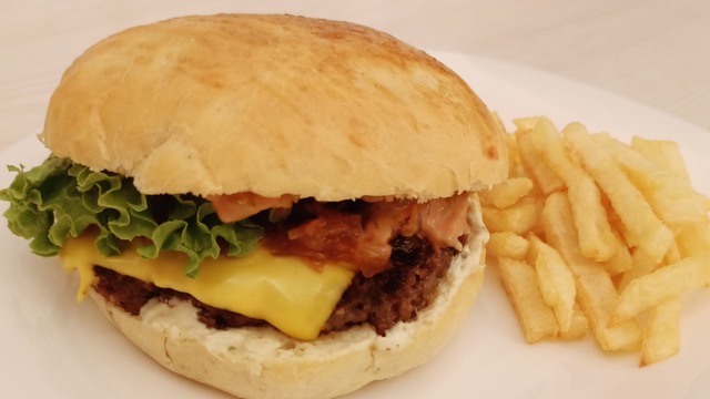 Böylesini Yemediniz: Ev Yapımı Hamburger