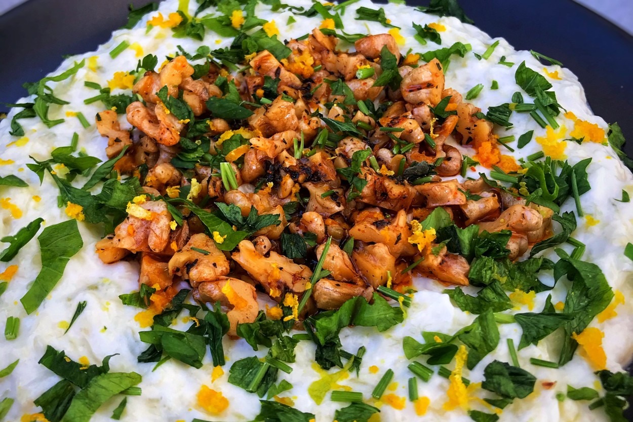 Üzerine de Ceviz: Yoğurtlu Kabak Salatası