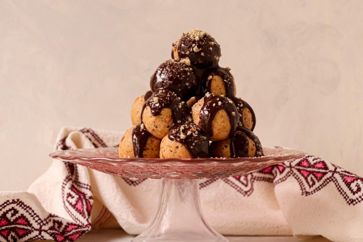 Pişirme Derdi Yok: Kolay Elmalı Profiterol