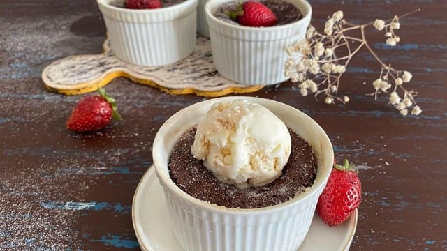 Akışkan, Bol Çikolatalı: 4 Kişilik Sufle