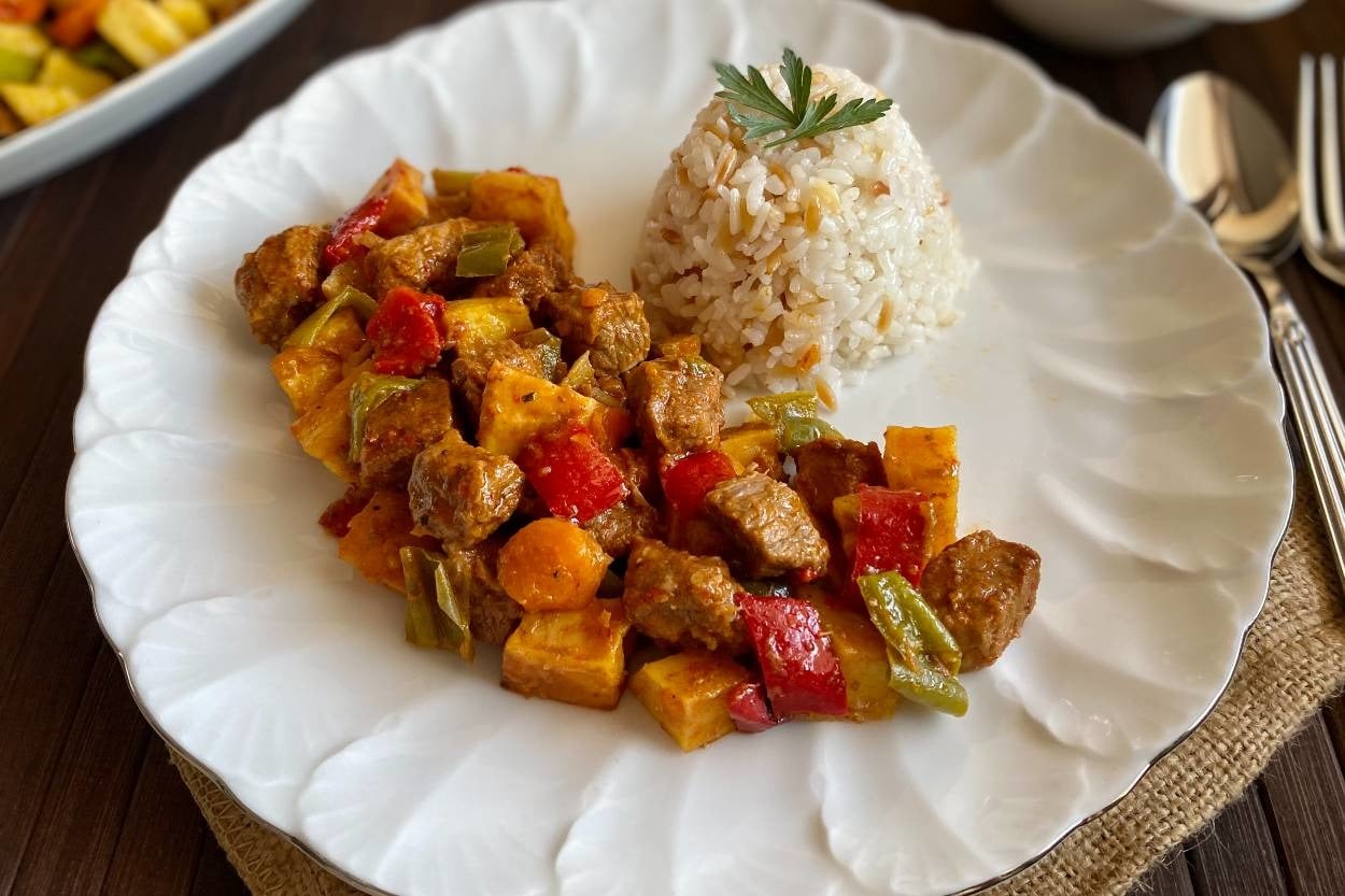 Yuva Sıcaklığında: Sebzeli Tencere Kebabı