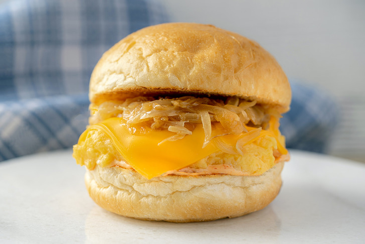 yumurtali-burger-yemekcom