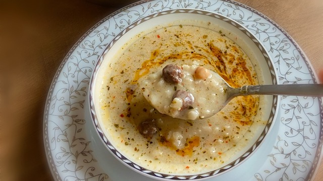 Çok Doyurucu: Köfteli Buğdaylı Yoğurt Çorbası