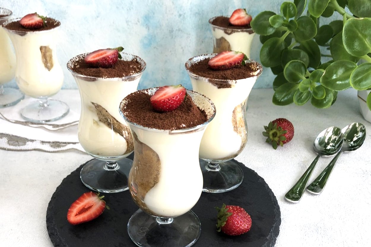 Şık Sunumlu: Bardakta Tiramisu