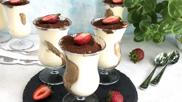 Şık Sunumlu: Bardakta Tiramisu
