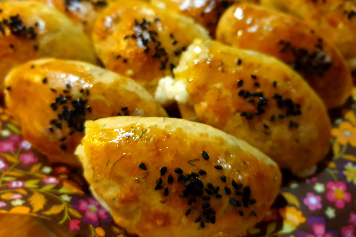 Mayasız ve Puf Puf: Peynirli Mini Poğaça