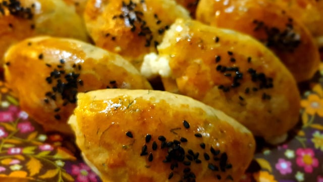 Mayasız ve Puf Puf: Peynirli Mini Poğaça