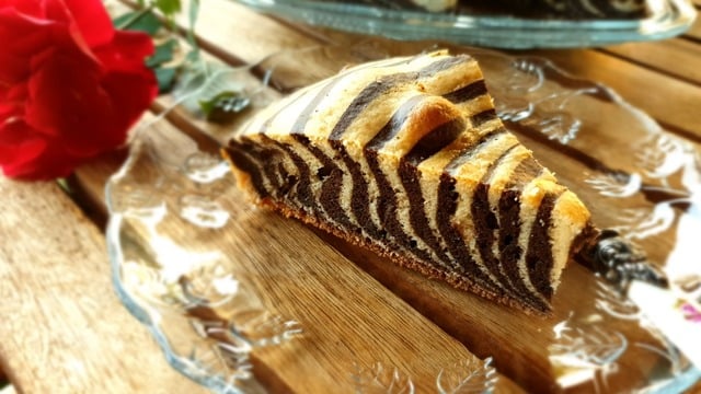 Görüntüsü Yeter: Zebra Kek