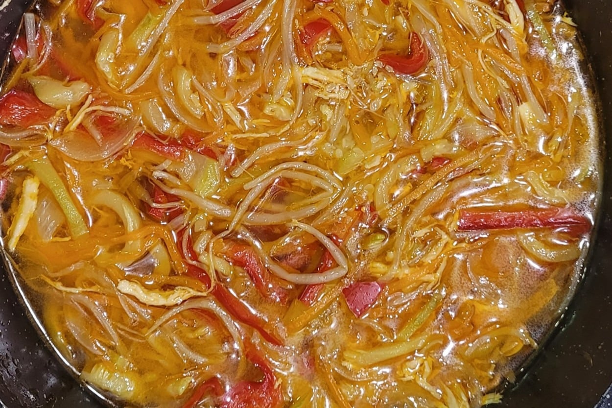 Glutensiz Tarif: Tavuklu Uzak Doğu Çorbası