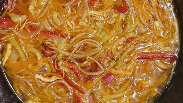 Glutensiz Tarif: Tavuklu Uzak Doğu Çorbası