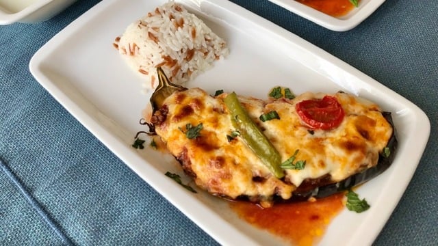 Lezzeti Katlandı: Beşamel Soslu Karnıyarık