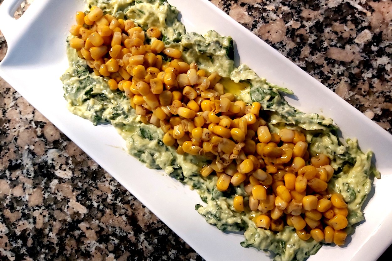 Yemeklerin Eşlikçisi: Avokadolu Salata