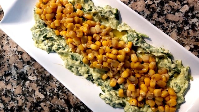 Yemeklerin Eşlikçisi: Avokadolu Salata