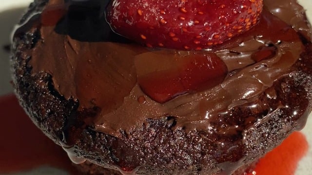 Glutensiz ve Sütsüz: Çilekli Cupcake