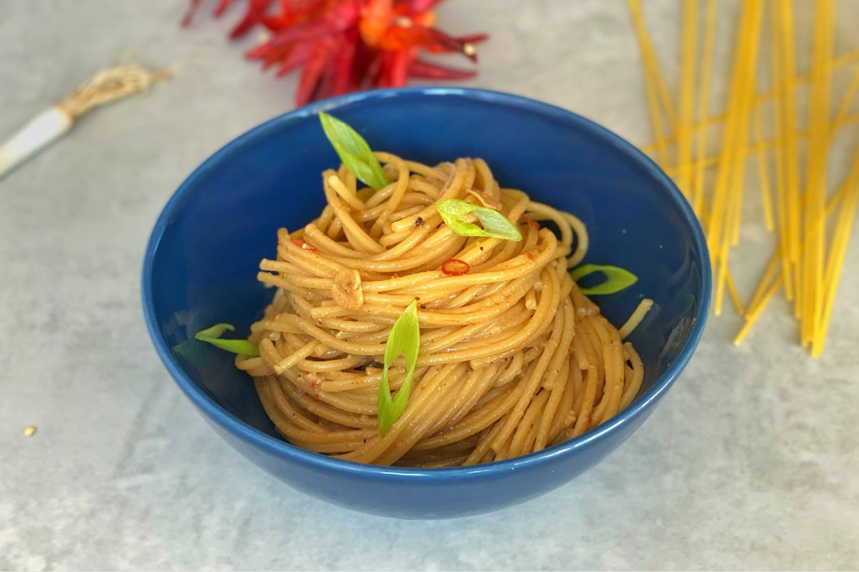 Uzak Doğu Usulü: Sarımsaklı Spagetti