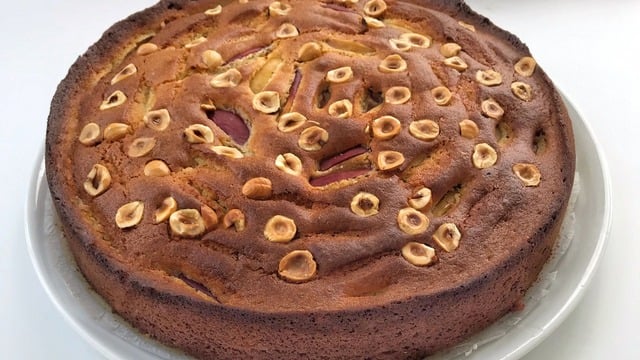 Yumuşacık ve Farklı: Nektarinli Kek