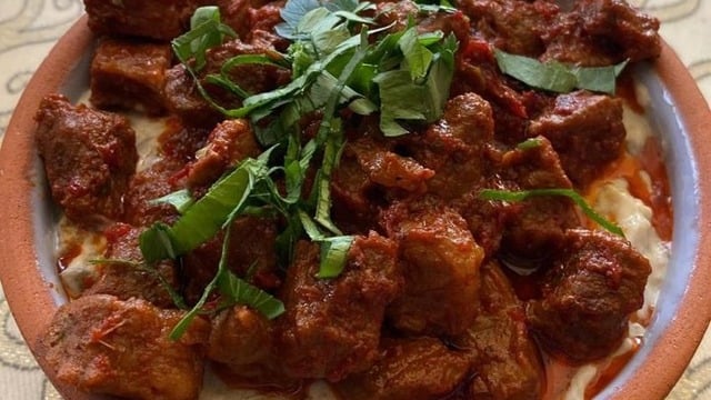 Lokum Gibi Etiyle: Alinazik Kebabı