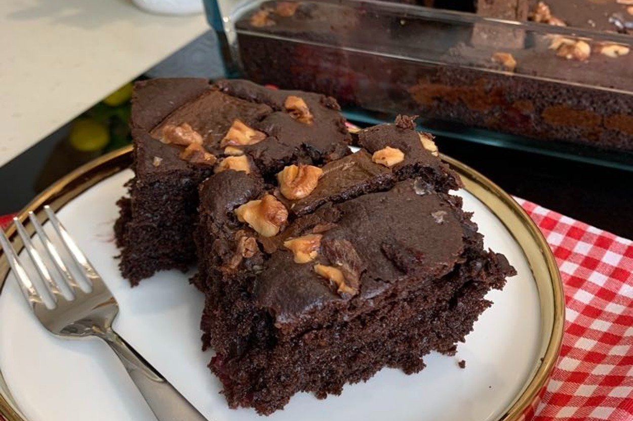 Brownie Tadında: Çikolatalı Vişneli Pamuk Kek