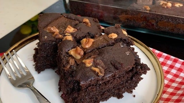 Brownie Tadında: Çikolatalı Vişneli Pamuk Kek